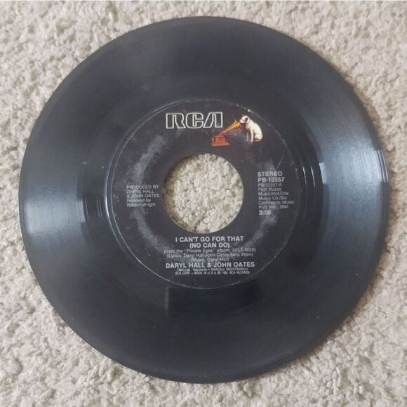 Daryl Hall & John Oates - I CAN'T GO FOR THAT/UNGUARDED MINUTE 45' Vinyl PRE-OWN - Picture 2 of 3